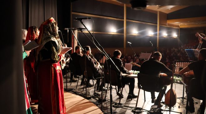 Çocuklardan Duygu Dolu Türkü Konseri