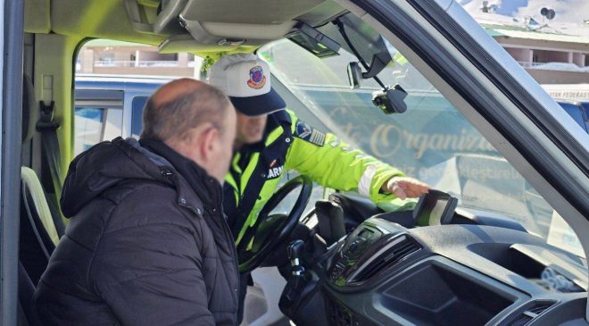 Jandarmadan Sürücü ve Yayalara Yönelik Rehberlik ve Bilgilendirme Çalışmaları