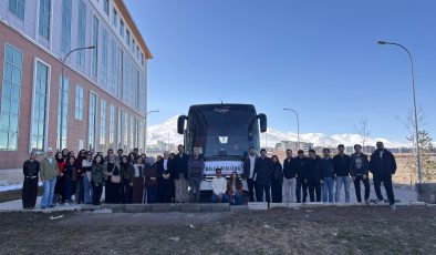 Kütüphanesiz Okul Kalmasın: Atatürk Üniversitesi’nden Anlamlı Proje