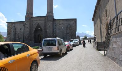 TARİHİN GÖLGESİNDE GELECEĞİMİZİ “PARK”LADIK!